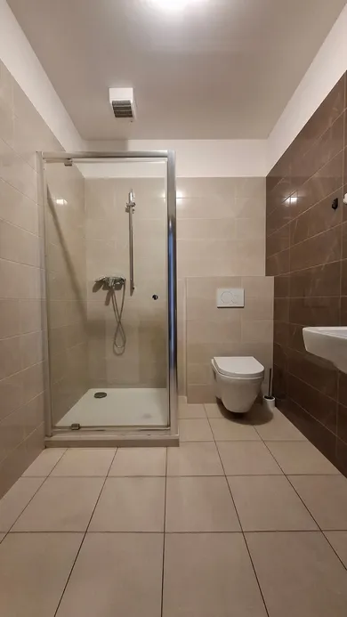 Na prenájom 1-izbový byt, 44 m², Dubnica nad Váhom, Pod Hájom