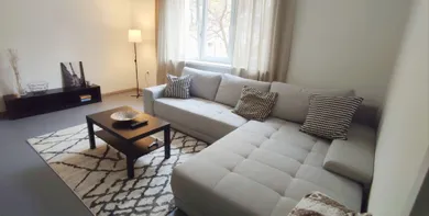 Na predaj 2-izbový byt, 65 m², Bratislava-Staré Mesto, Karadžičova