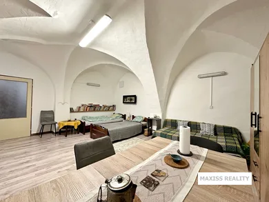 Na predaj 1-izbový byt, Banská Bystrica, Námestie SNP