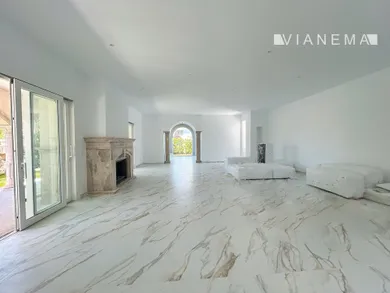 Na predaj 5-izbový dom, 587 m²