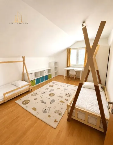 Na prenájom 3-izbový byt, 100 m², Prešov, Banícka