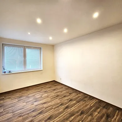 Na predaj 4-izbový dom, 638 m², Ruskov