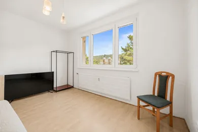 Na prenájom 3-izbový byt, 69 m², Bratislava-Lamač, Bakošova