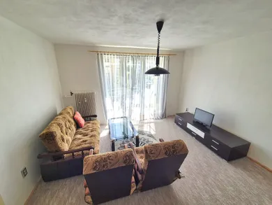 Na prenájom 2-izbový byt, 62 m², Banská Bystrica