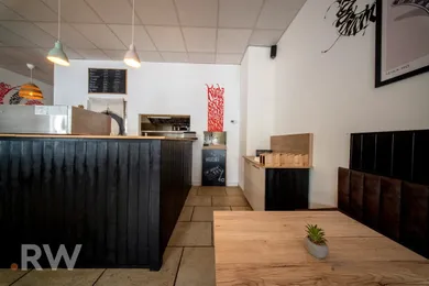 Na prenájom komerčné, 98 m², Malacky, Malé námestie