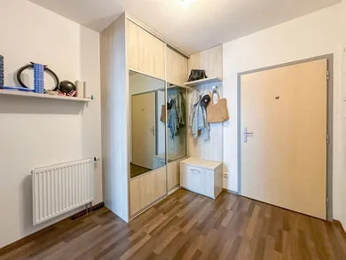 Na predaj 2-izbový byt, 61 m², Bratislava-Rača, Cyprichova