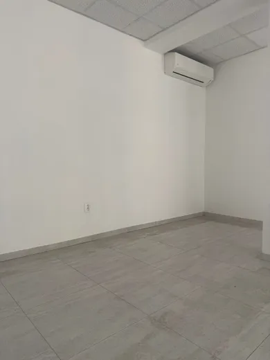 Na prenájom objekt, 80 m², Levice, Saratovská ul.