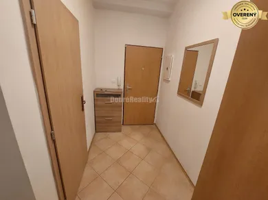 Na prenájom 2-izbový byt, 57 m², Banská Bystrica, Bakossova