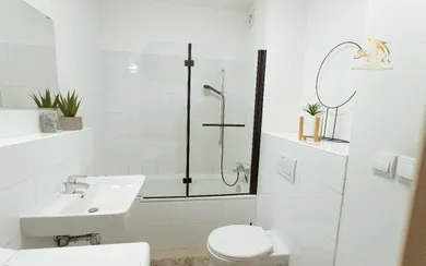 Na prenájom 1-izbový byt, 42 m², Bratislava-Nové Mesto, Tramínová