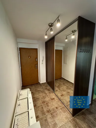 Na prenájom 2-izbový byt, 60 m², Košice-Juh, Pasteurovo námestie