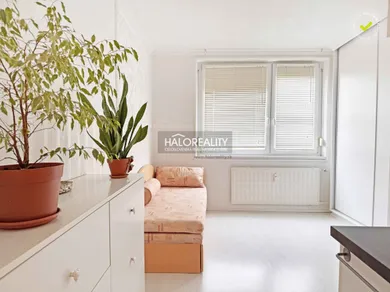 Na predaj 1-izbový byt, 20 m², Komárno, Komenského ul.