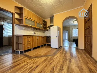 Na predaj 4-izbový dom, 120 m², Banka, Topoľčianska