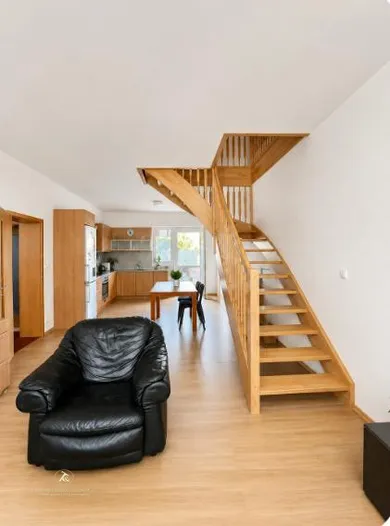 Na predaj 5-izbový dom, 173 m², Ivanka pri Dunaji