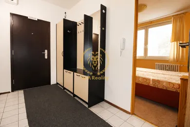 Na predaj 3-izbový byt, 58 m², Hlohovec, SNP
