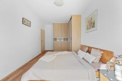 Na predaj 4-izbový byt, 93 m², Bratislava-Dúbravka, Nejedlého