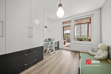 Na predaj 4-izbový byt, 120 m², Bratislava-Ružinov, Jégého