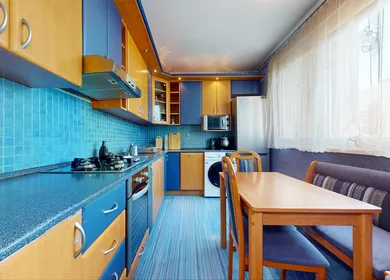 Na predaj 4-izbový byt, 82 m², Bratislava-Petržalka, Osuského