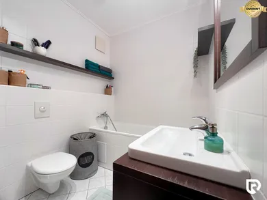 Na prenájom 2-izbový byt, 59 m², Bratislava-Nové Mesto, Tomášikova