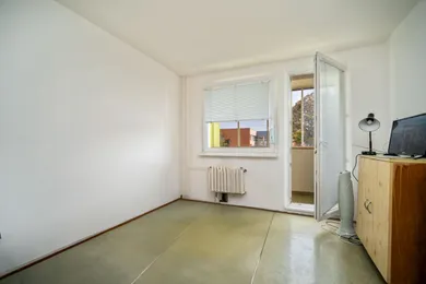Na predaj 3-izbový byt, 70 m², Bratislava-Vrakuňa, Bebravská
