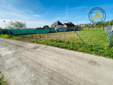 Na predaj pozemok, 951 m², Orešany