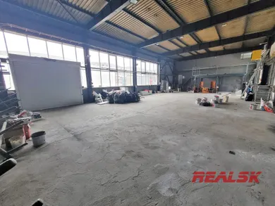 Na prenájom komerčné, 90 m², Nitra