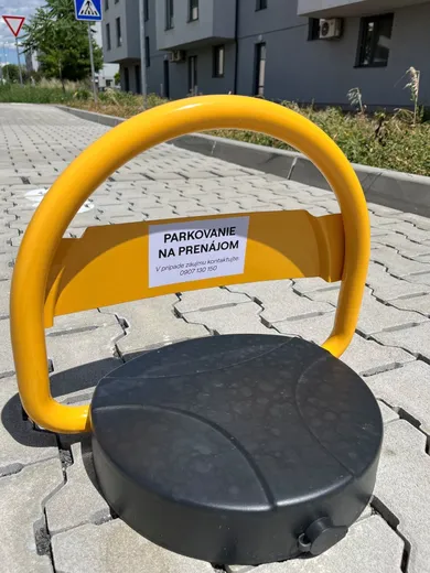 Коммерческие помещения в аренду, Galanta · €40