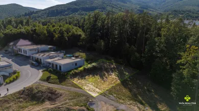 Na predaj pozemok, Kanianka