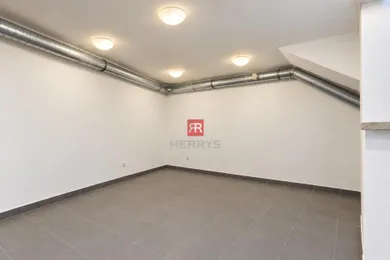 Na prenájom komerčné, 68 m², Bratislava-Staré Mesto, Banskobystrická