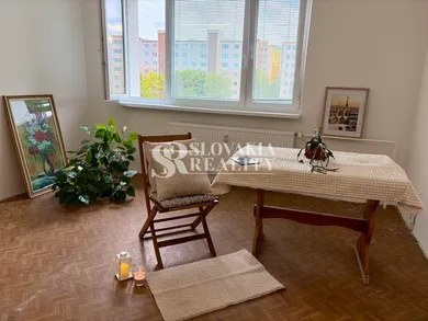 Na predaj 3-izbový byt, 78 m², Nitra, Zvolenská