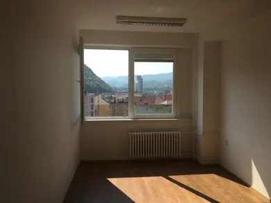 Lokale komercyjne na wynajem, Banská Bystrica · €190