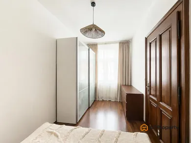 Na prenájom 2-izbový byt, 64 m², Bratislava-Staré Mesto, Ferienčíkova