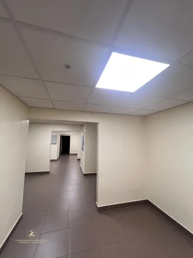Na prenájom 3-izbový byt, 72 m², Bratislava-Petržalka, Piflfova
