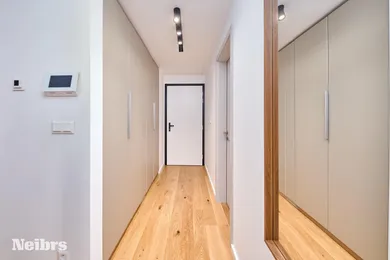 Na prenájom 2-izbový byt, 66 m², Bratislava-Staré Mesto, Košická