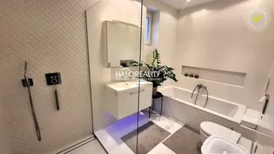 Na predaj 2-izbový byt, 66 m², Trnava