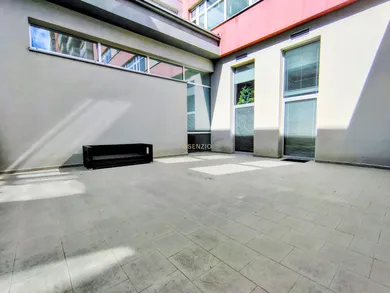 Na prenájom komerčné, 67 m², Bratislava-Ružinov, Bajkalská