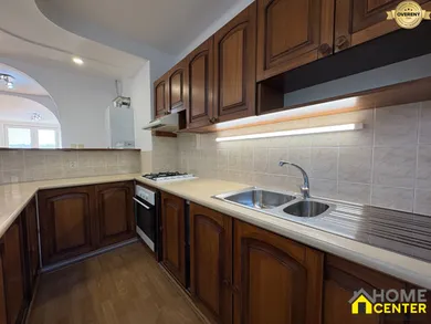 Na prenájom 3-izbový byt, 99 m², Komárno