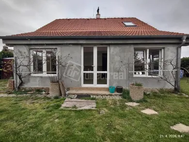 Na predaj rekreačný dom, 100 m², Rohovce