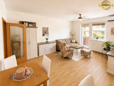 Na predaj 2-izbový byt, 63 m², Stupava, Dlhá