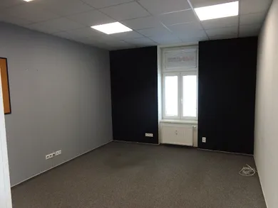 Na prenájom komerčné, 49 m², Banská Bystrica