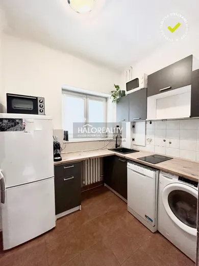 Na predaj 1-izbový byt, 36 m², Bratislava-Nové Mesto