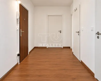 Na predaj 3-izbový byt, 65 m², Bratislava-Podunajské Biskupice