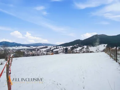 Na predaj pozemok, Komjatná