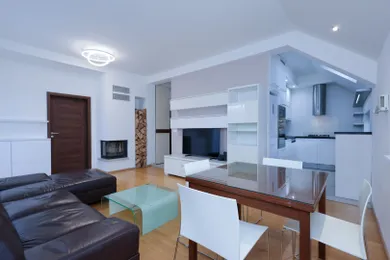 Byty na prenájom 4-izbový, Bratislava-Nové Mesto · €1 180