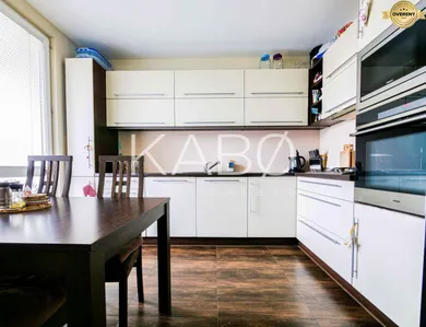 Na prenájom 3-izbový byt, 80 m², Nitra, Kmeťova