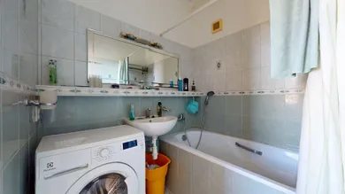 Na predaj 3-izbový byt, 63 m², Bratislava-Petržalka, Vranovská