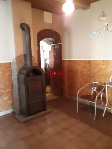 Na predaj komerčné, 80 m²