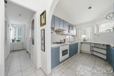 Na predaj 8-izbový dom, 361 m², Bratislava-Karlova Ves