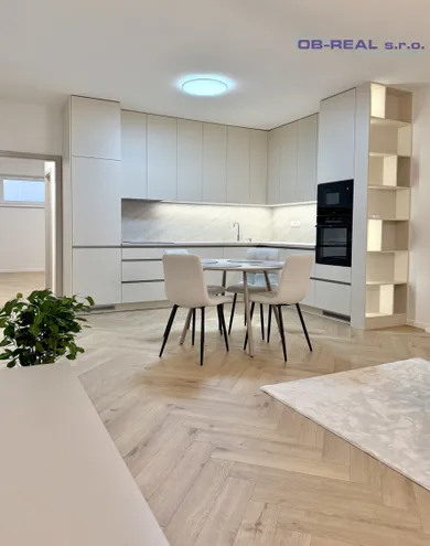 Na prenájom 3-izbový byt, 96 m², Sládkovičovo, Štvrť Marína