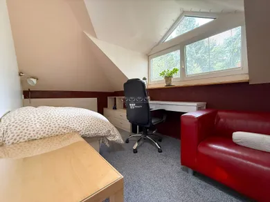Na prenájom 5-izbový byt, 117 m², Bratislava-Staré Mesto, Vlčkova