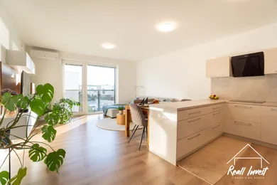 Eladó lakások, 4-szobás, Stupava · €289 000